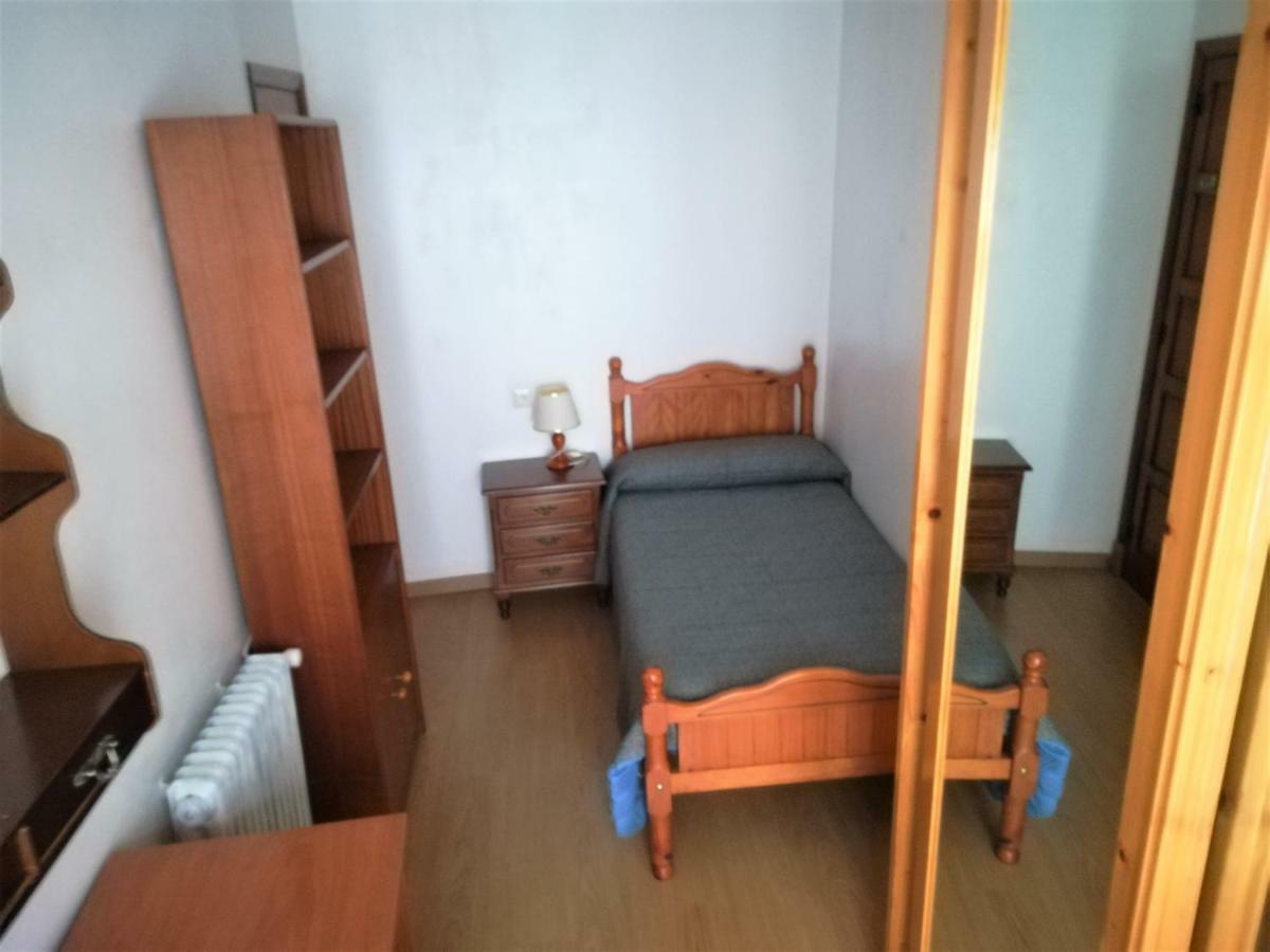 Pension Residencia Universitaria Rey Apartment Santiago de Compostela Ngoại thất bức ảnh