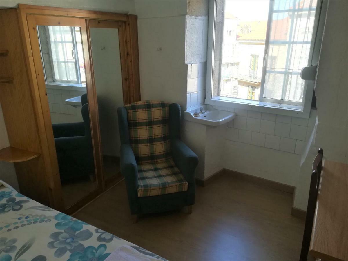 Pension Residencia Universitaria Rey Apartment Santiago de Compostela Ngoại thất bức ảnh